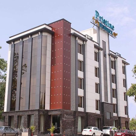 Hotel Pristine Residency Ahmedabad Eksteriør billede