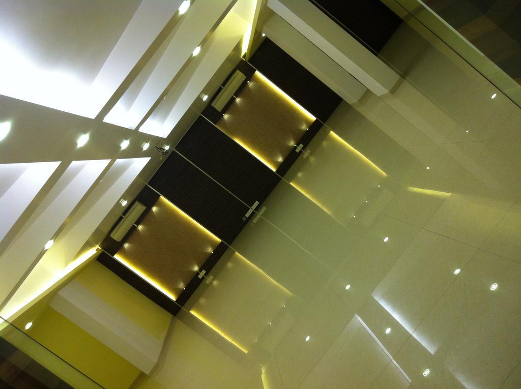 Hotel Pristine Residency Ahmedabad Eksteriør billede
